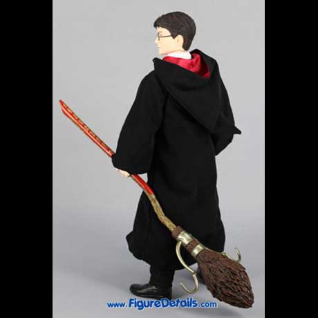 Harry Potter Action Figure with Gryffindor House Robe Review - Medicom Toy RAH 3